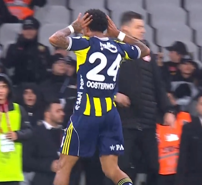 Oosterwolde'nin gol sevinci: