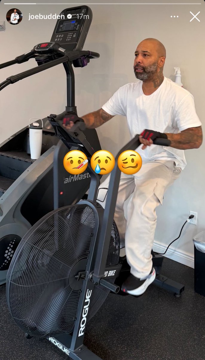 2Cool2Blog tweet media