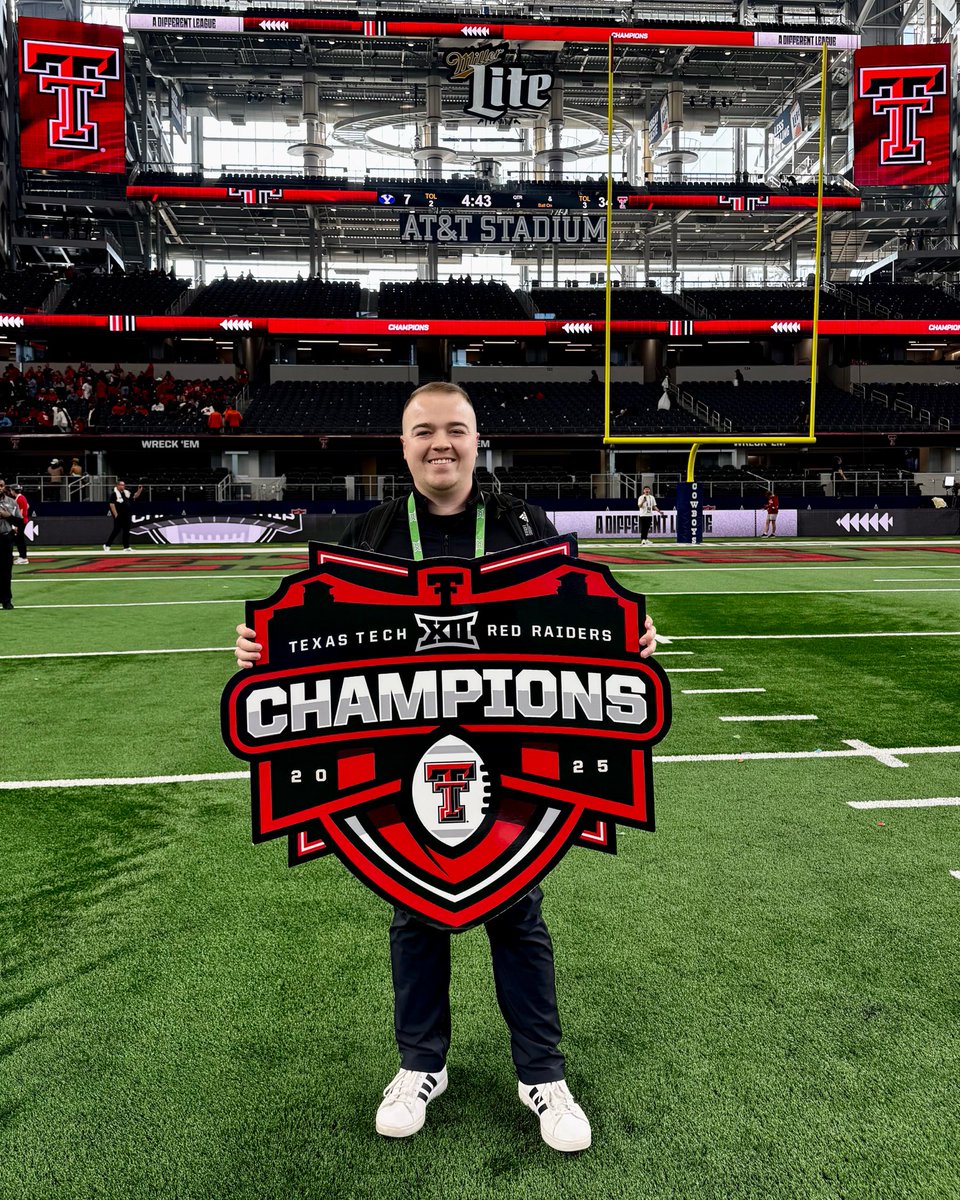 Blake Rowedder tweet media