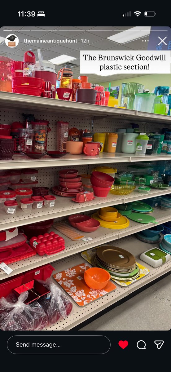 kristinatastic's tweet image. someone at this Goodwill in Maine arranges all their donated kitchenwares by color

there’s always a way to create beauty in the mundane