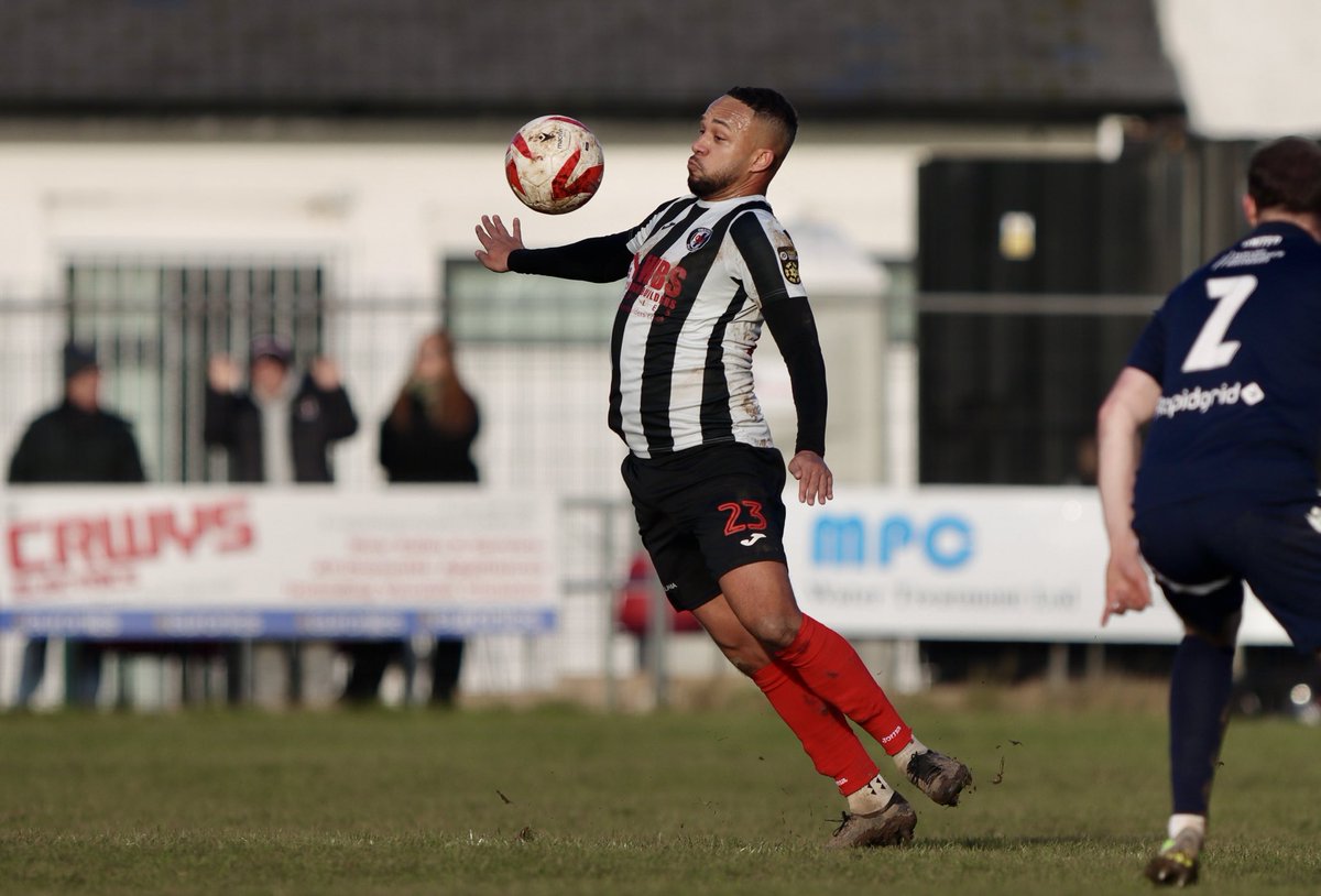 Josh Thomas tweet media