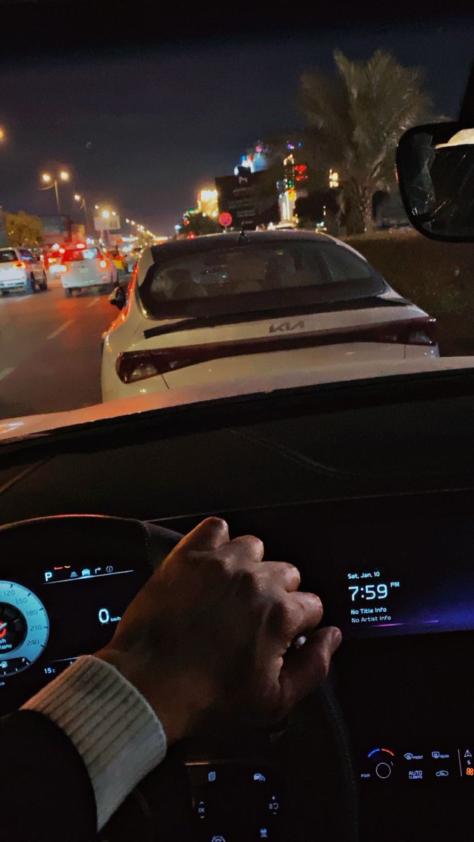 مساء الخير طالع بسيارتي لوحدي ضوجه منو يطلع وياي اني سنكل مرتب ع 36 وشقه عندي لوحدي ❤️