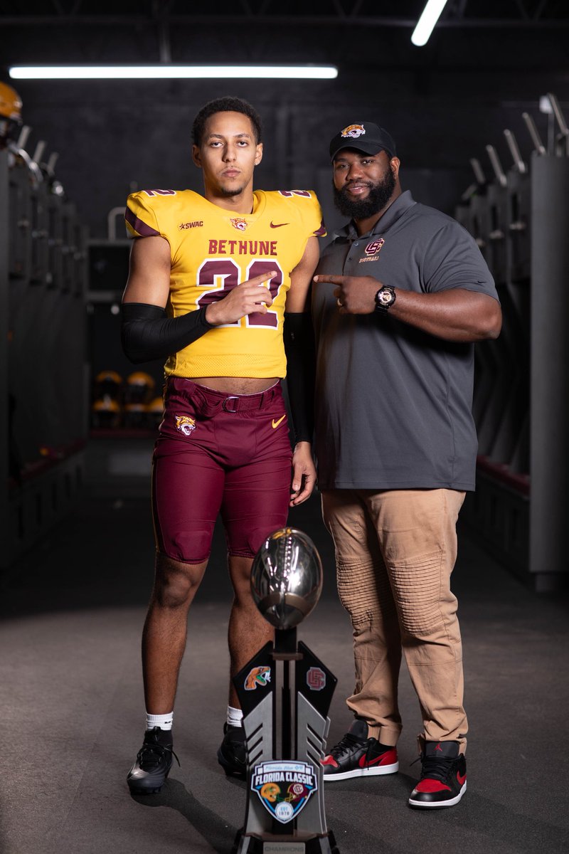 dashawncarter21's tweet image. MVFC➡️SWAC

COMMITTED 🫰🏽
@CoachWoodie @CoachColey35