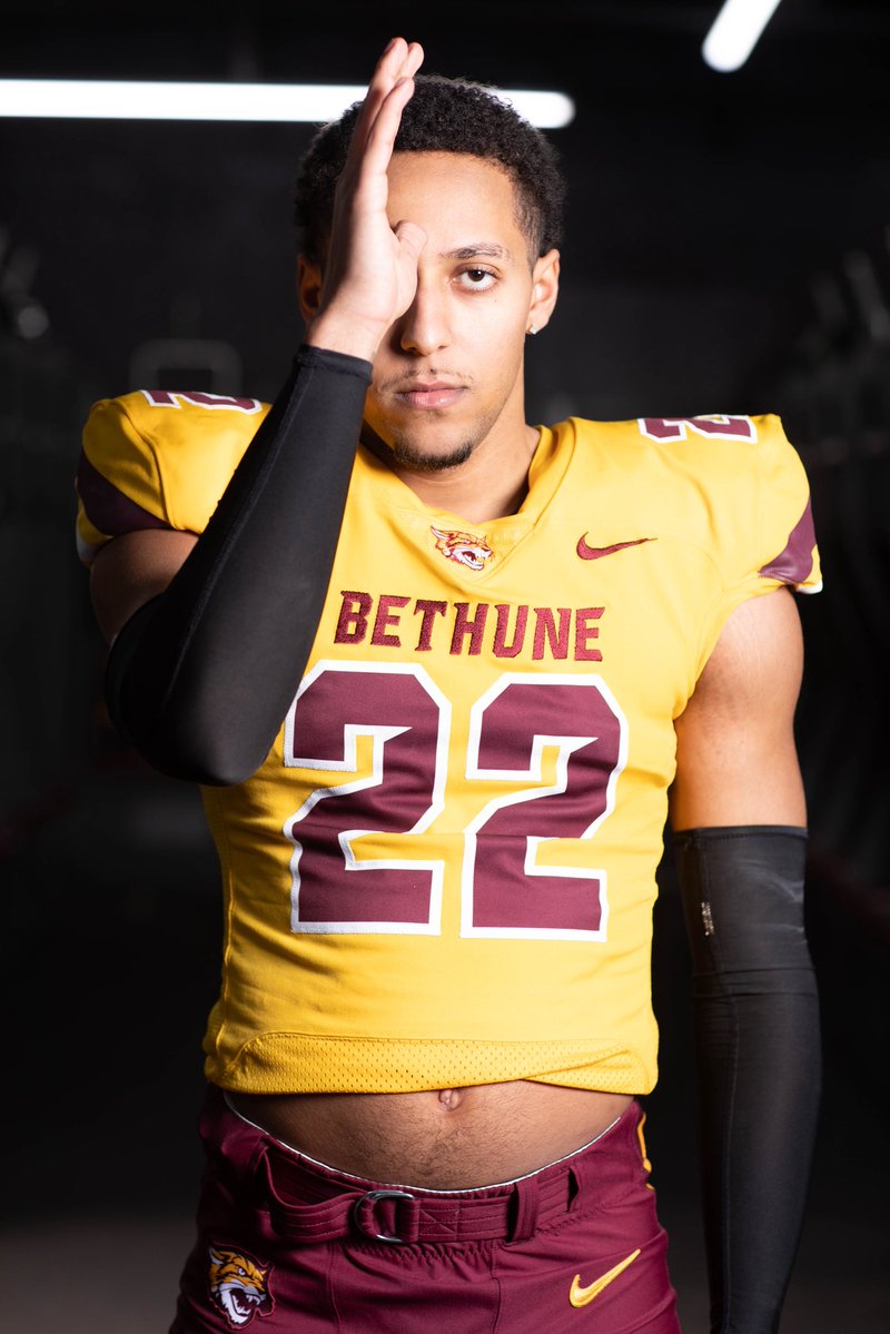 dashawncarter21's tweet image. MVFC➡️SWAC

COMMITTED 🫰🏽
@CoachWoodie @CoachColey35