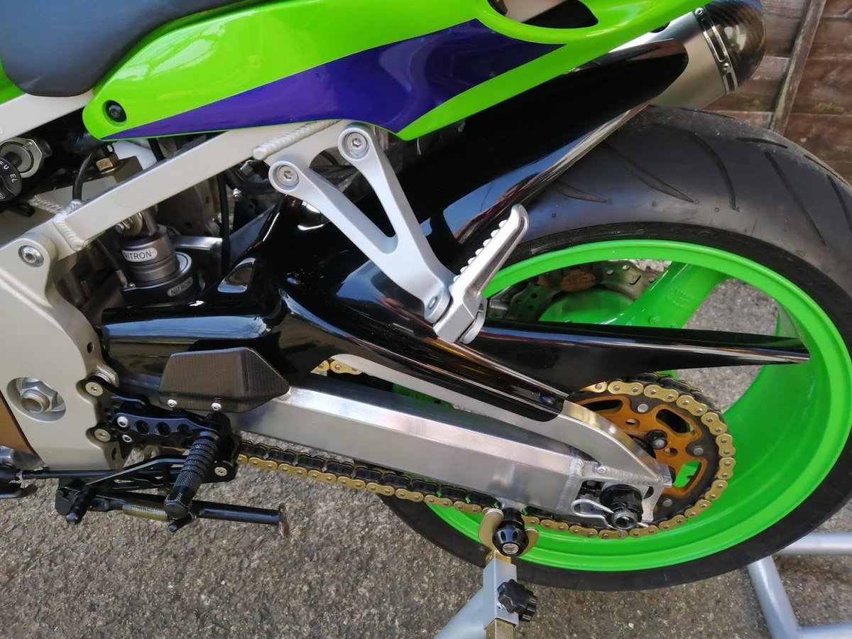 9rNet's tweet photo. @shaun7r @TotalMotorcycle Seems to be a straight conversion when using both #ZX9R F swingarm and shock. https://t.co/iUKxGuK1wg #KawasakiNinja https://t.co/qnwGCKKXXk