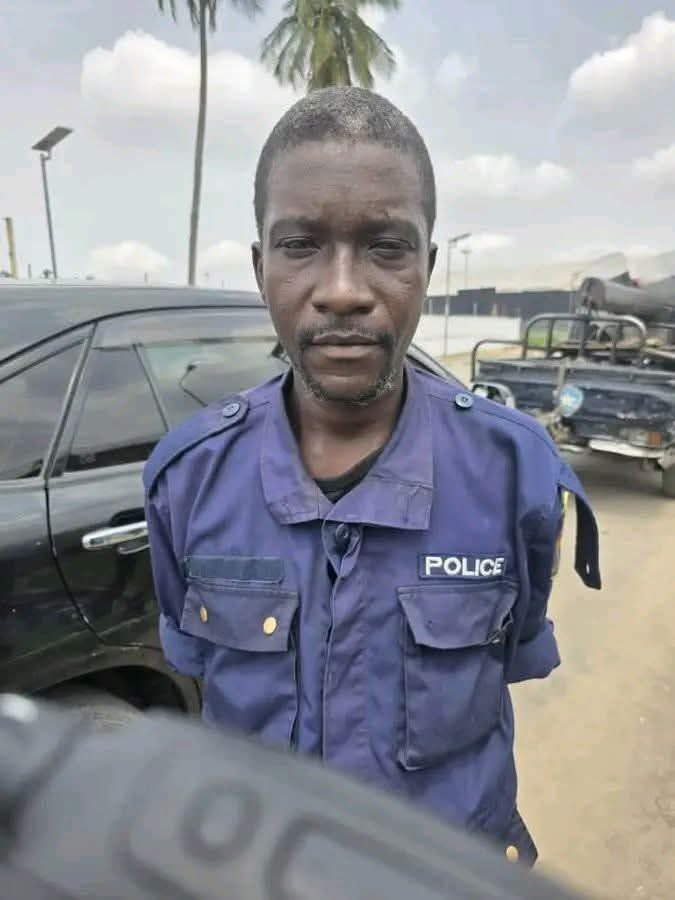 🚨🚨🚨🚨🚨🚨🚨🚨🚨🚨🚨🚨🚨🚨🚨🚨🚨🚨L’auteur de la chanson Zua ye tshombo, tika ye akende, devenue virale sur les réseaux sociaux, serait aux arrêts. Il sera jugé pour cette œuvre qui met en avant les antivaleurs au sein de la Police nationale congolaise.