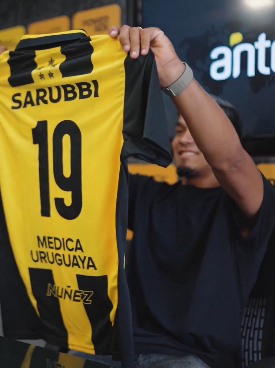 The eyes, chico. They never lie.