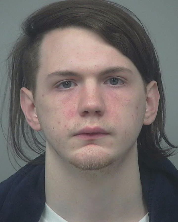 SeeRacists's tweet image. 🚨ANOTHER ONE: 21-year-old Gwinnett County sheriff’s deputy Rylee Willis fired &amp;amp; arrested after a mom found explicit messages he sent her underage daughter (under 16).

Charged with child molestation &amp;amp; enticing a minor for indecent purposes.

Law enforcement is supposed to…