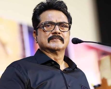 KollyCensor's tweet photo. Breaking : Sarathkumar about #JanaNayagan 

My film “ Adangathae “ was not released till date due to censor issue. I don’t know why people from industry &amp; general audience didn’t show up the support. Don’t know why people speaks out only for JanaNayagan https://t.co/LLFrzz3BDD