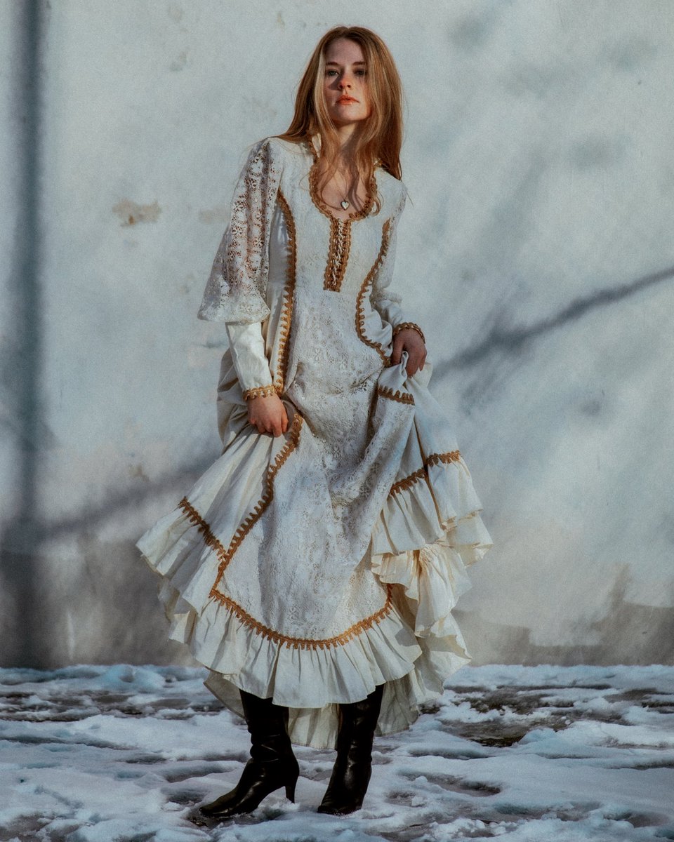 patrickdstudios's tweet image. Sadie Gust x Me - wearing all 70s vintage that belonged to my grandmother