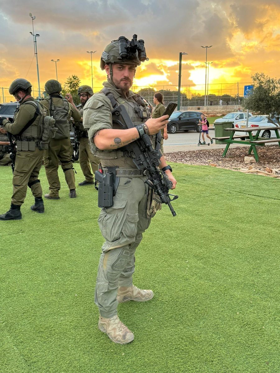 טיראן גלמודי. גיבור ישראל. מוחזק בשבי הפרקליטות כבר 426 ימים!!!
מחר (יום א' 11/01) בשעה 08:45 אחשוף בערוץ 14 את העוול הנורא שגרמו ציידי הלוחמים לו ולמשפחתו המרוסקת.
חילצנו את סער אופיר, כעת מוטלת עלינו החובה לחלץ אותו.

"האויבים המסוכנים ביותר ללוחמים וכפועל יוצא למדינה הם מצ"ח,