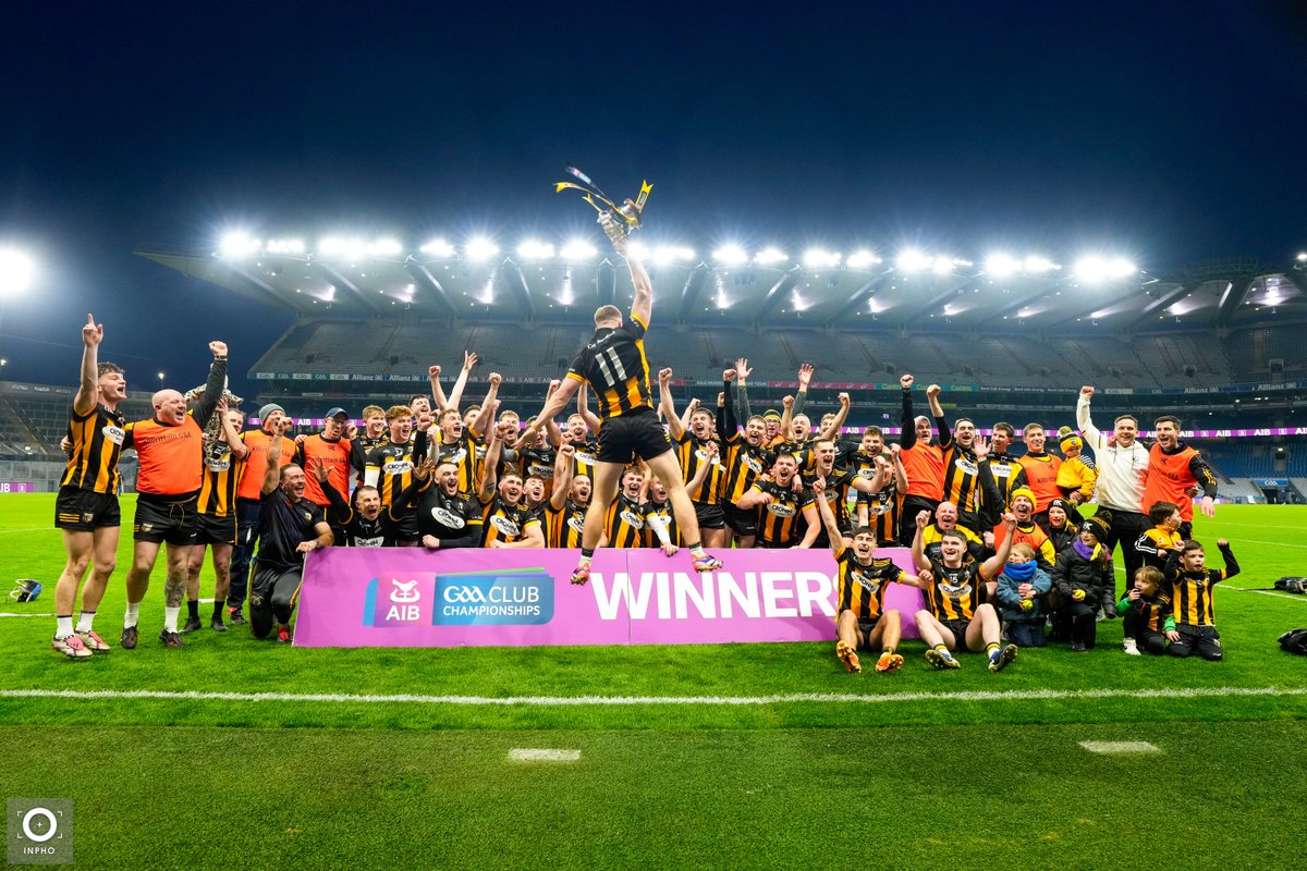 Inphosports's tweet image. Unbelievable scenes at full-time as @kilbrittaingaa  are your @officialgaa All-Ireland Club Junior Hurling Champions!!!
(📸 - @JamesLawPhotos)