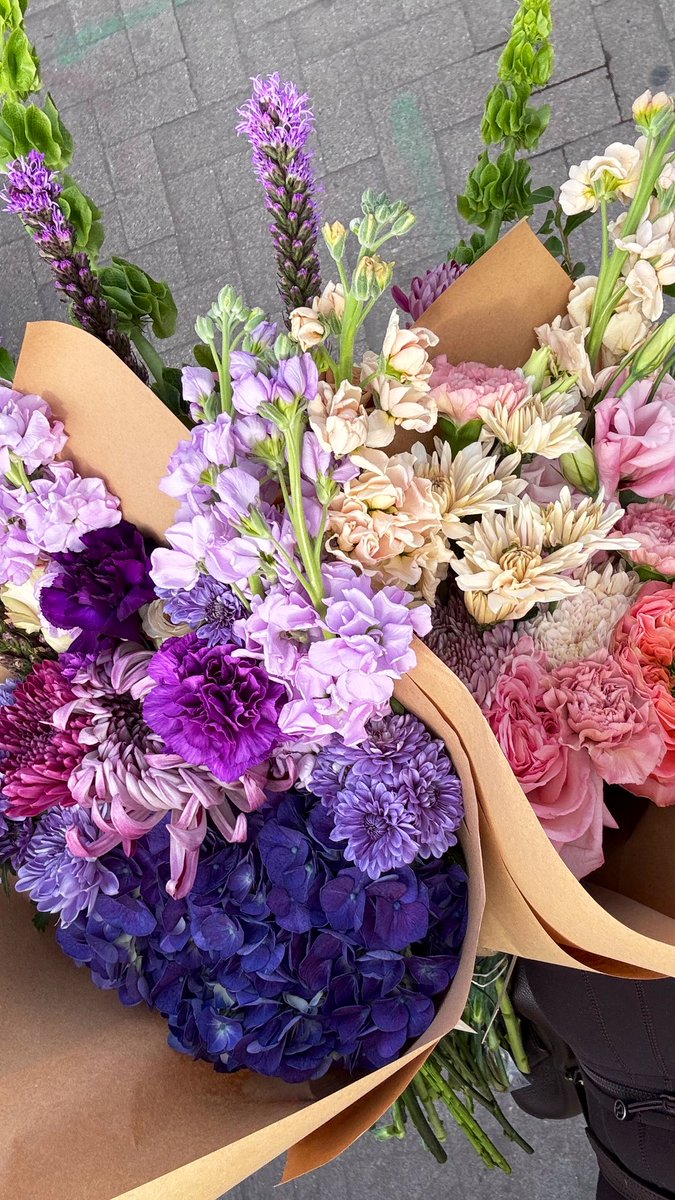 BIGPIKLIZ's tweet image. just a mom with flowers for her daughters