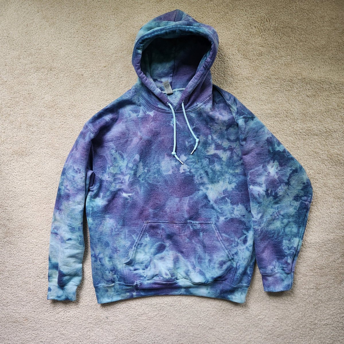 _milh0use's tweet image. scrunch ice dyed a hoodie using Avalon by Dharma #icedye #tiedye #dharmatrading