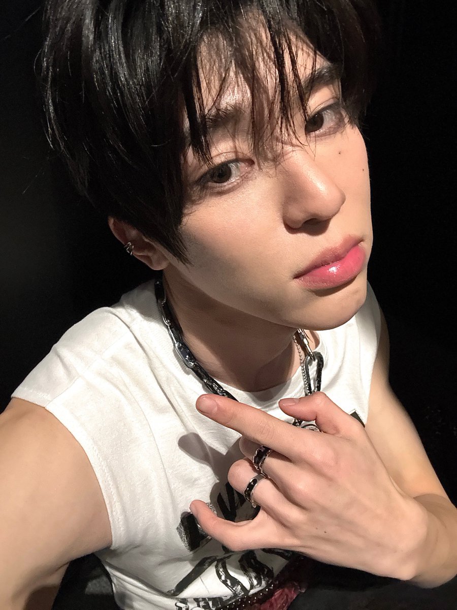 doing___0201's tweet image. 이런 ㅅ씨야양아ㅏ오시온 미친 얼굴…