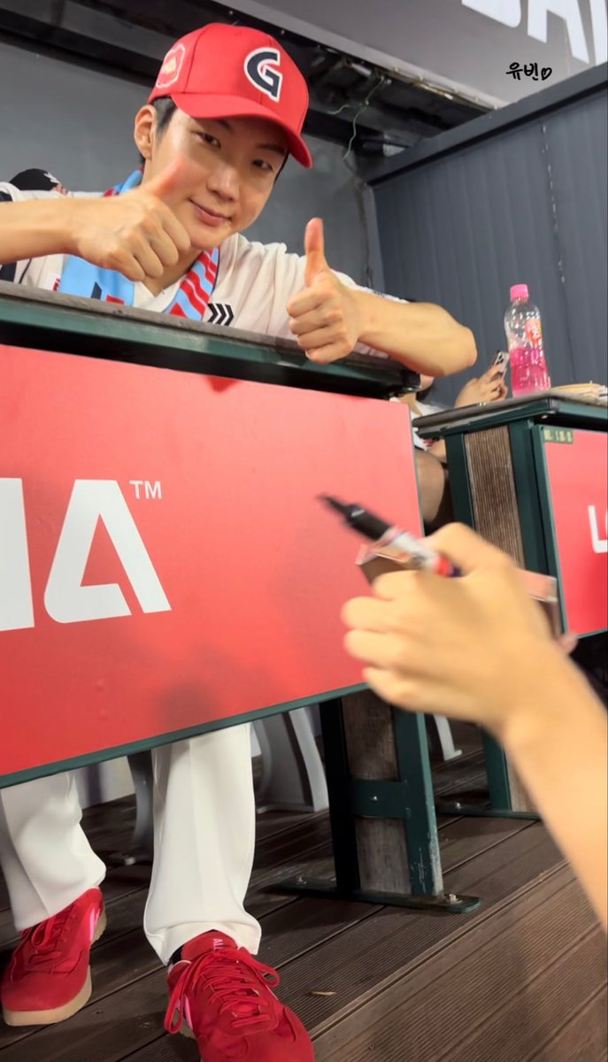 bbaackbbaack's tweet image. HBD 후니💙💙

보정 하나도 안한 폰카 승훈!!😉

#ThisBirthdayThatSeunghoon 
#이승훈_존재가_선물훈
#이승훈 #위너 
@official_hoony_