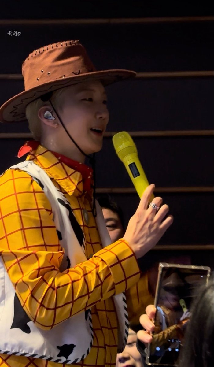 bbaackbbaack's tweet image. HBD 후니💙💙

보정 하나도 안한 폰카 승훈!!😉

#ThisBirthdayThatSeunghoon 
#이승훈_존재가_선물훈
#이승훈 #위너 
@official_hoony_