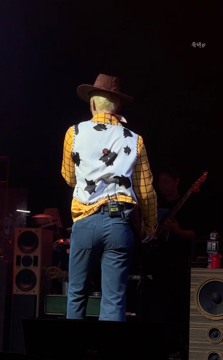 bbaackbbaack's tweet image. HBD 후니💙💙

보정 하나도 안한 폰카 승훈!!😉

#ThisBirthdayThatSeunghoon 
#이승훈_존재가_선물훈
#이승훈 #위너 
@official_hoony_