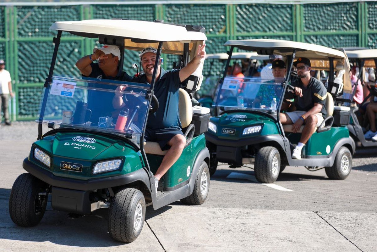 elsalvador's tweet image. #DeBitcoin| Así se desarrolla la segunda jornada del @MaxAndStacyGolf en El Encanto. Inversionistas internacionales participan de las actividades deportivas.  
Fotos: Diego García