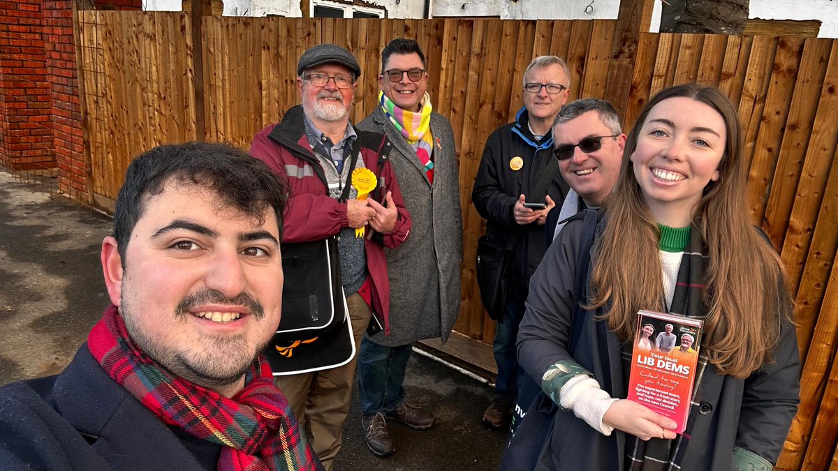 Great to be back on the doorsteps today, even if it was a bit chilly 🥶

Surrey elections are going ahead this May! 

We want to make sure local voices are heard, even if the new councils cover larger areas. If you believe in local people making local decisions let us know!