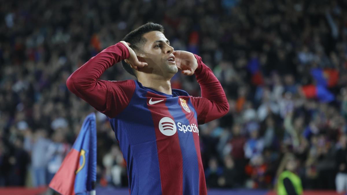 partidazocope's tweet image. 💥 Informa @HelenaCondis 

🆗 @FCBarcelona ya tiene el OK de la comisión médica de @LaLiga  al informe de baja de larga duración de Christensen

✅ Mañana llega Cancelo a Barcelona

📻 #PartidazoCOPE