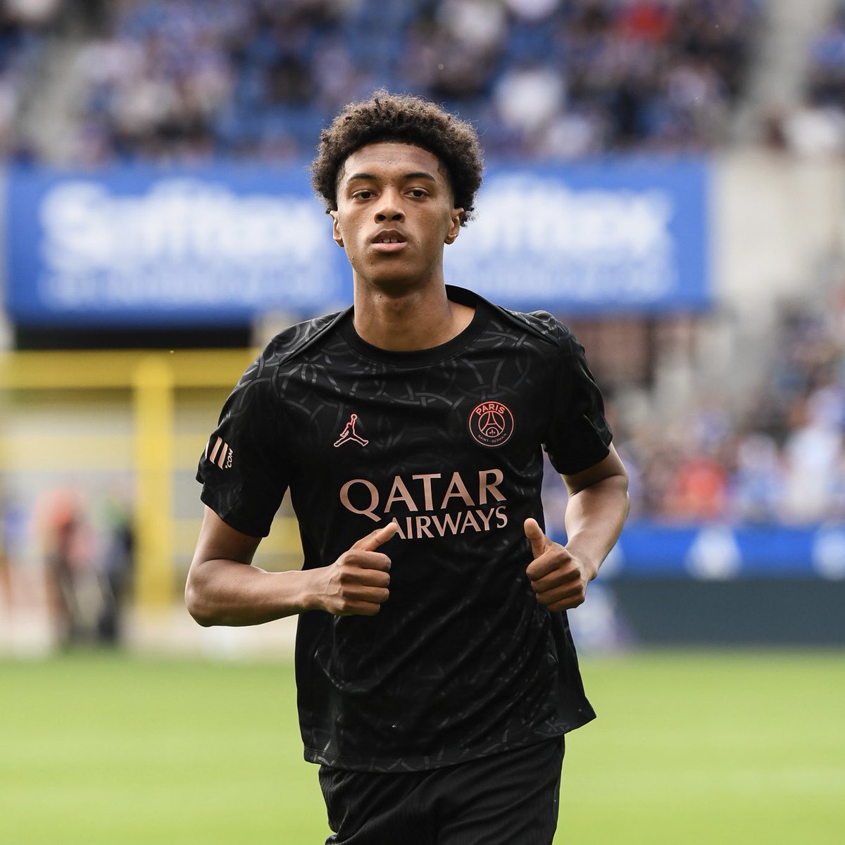 LMDPSG's tweet image. 🚨 Noam Kamara va bien quitter le PSG cet hiver ! 👋🏼🇫🇷

L’OL négocie l’arrivée du défenseur. Les deux clubs ont entamé des discussions officielles autour d’un prêt avec option d’achat. ⏳

Strasbourg est également intéressé par le Parisien.

🗞️ @lequipe