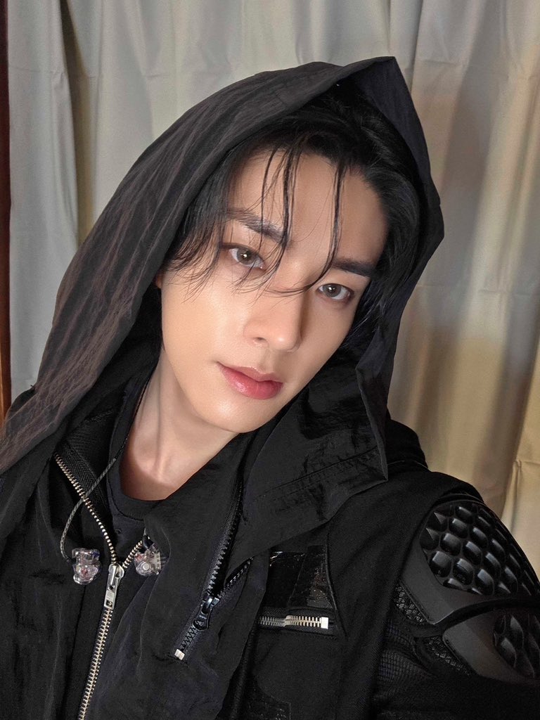 enhypenweverse's tweet image. [ #제이크’s Post ] 260111

#JAKE: GDA❤️❤️🔥

@ENHYPEN_members @ENHYPEN #ENHYPEN #엔하이픈