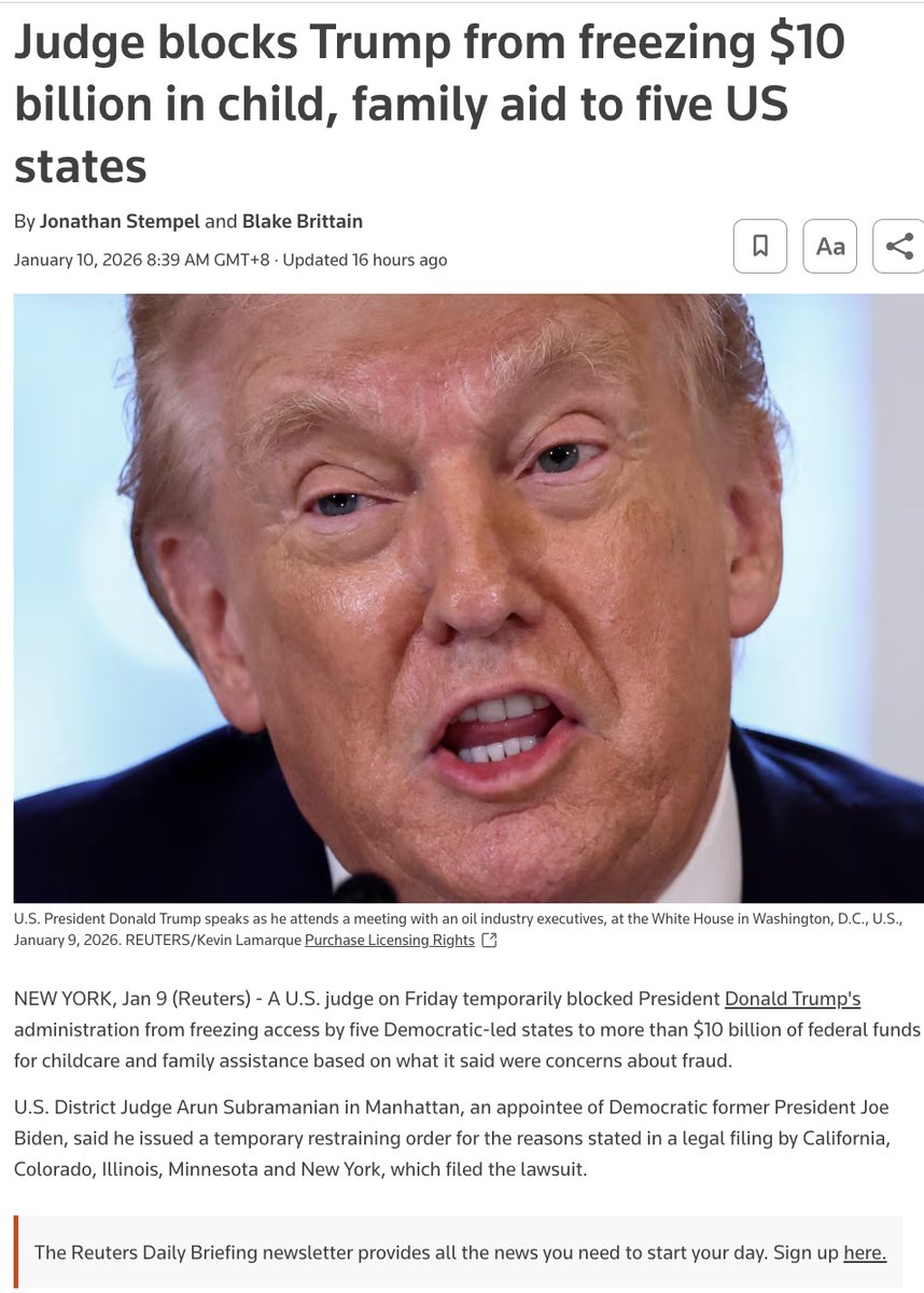 美国地方法院叫停了特朗普冻结冻结五个民主党执政州获得100亿美元儿童保育和家庭援助资金的命令这个事情发生在当前阶段，难免不让人联想到与本周的美国最高法院延迟了对特朗普关税裁决 时间的事件有关