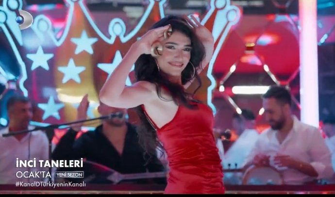 الرقاصة ووسطها حتقضي قريبا على ما تبقى من الريت
قصة المسلسل جذابة انما بمرور الحلقات حسيت ريحان دورها ومساحتها متراجعة لحساب قصة داريا
مشاهد داريا ويحيى مع بعض مابتعجبنيش احسها منفرررة ومراهقة متأخرة واوفر واخدة اكتر ما تستحق