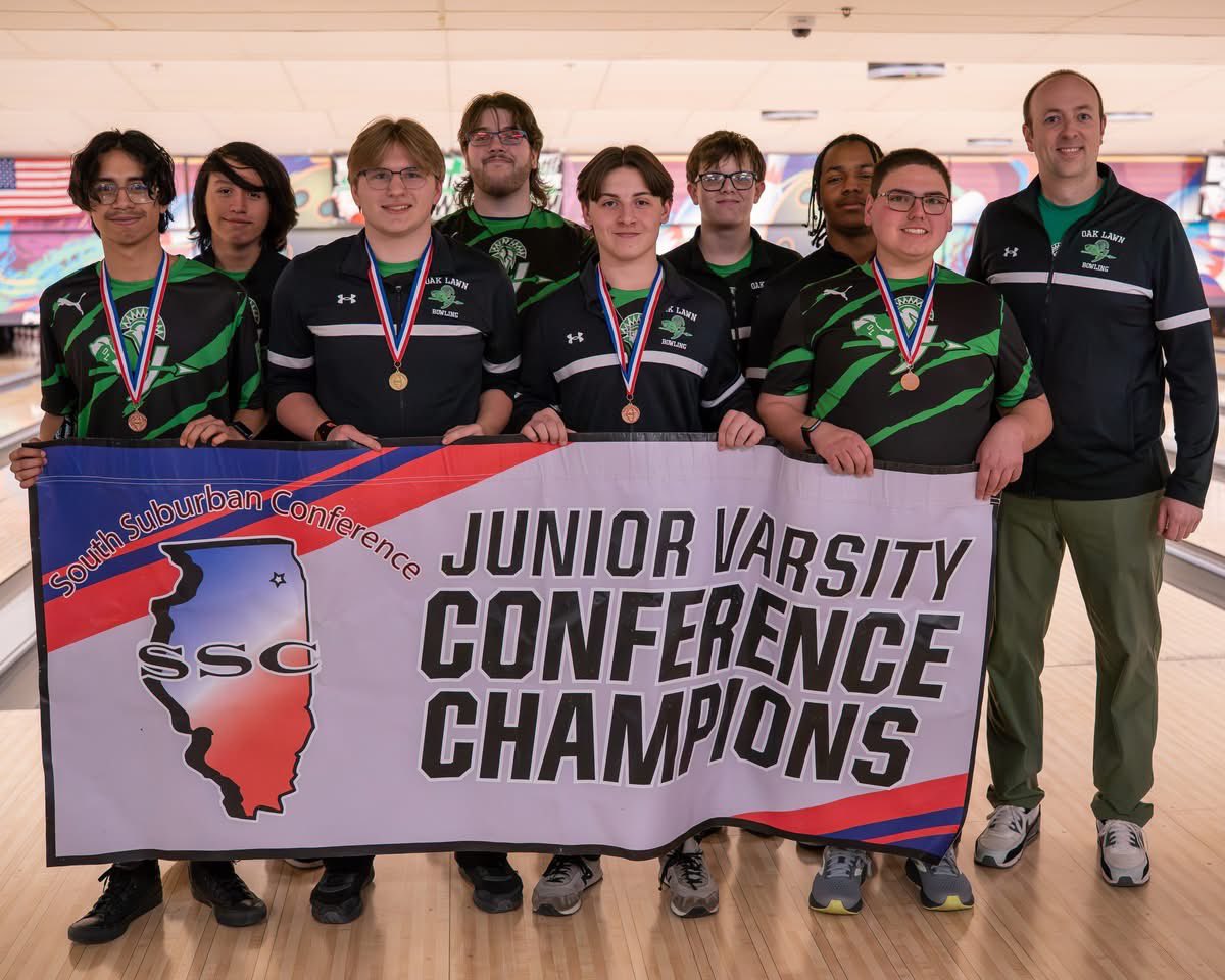 FIVE IN A ROW! That's right, the Varsity squad won our 5th consecutive SSC Red Title on Friday.

Both Varsity and JV are Conference Champs! 

Way to go Spartans! Next Friday we host the IHSA Regional at Palos Lanes. Go Green!
#SpartanPride