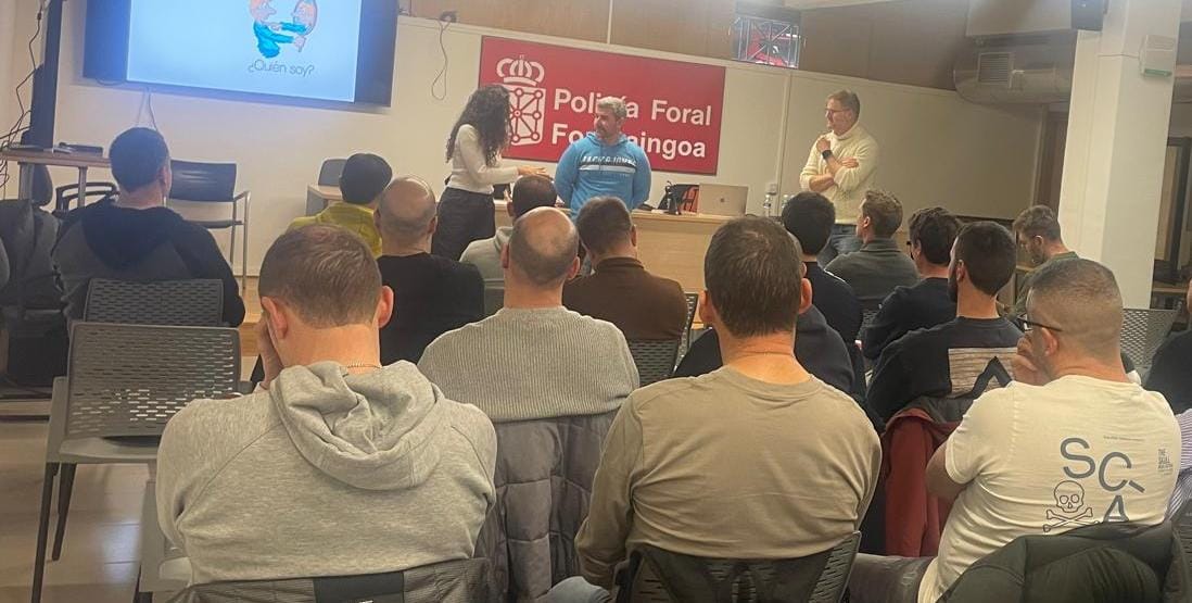apforal's tweet photo. Continuamos durante todo el día de hoy con la formación en #psicotécnicos. Día intenso que estamos aprovechando a tope, exprimiendo al máximo los conocimientos de los ponentes💪🏻 https://t.co/8NSPRpJJ1S