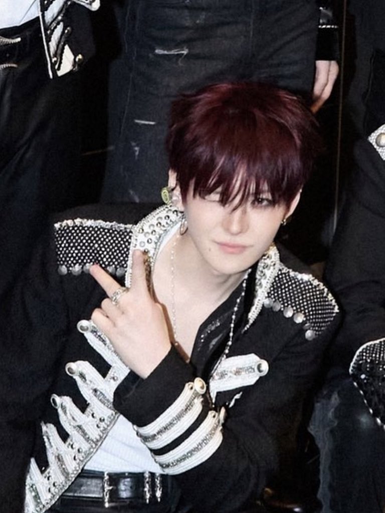 ocothc's tweet image. 너무 잘생겨서 당황스럽다 참..