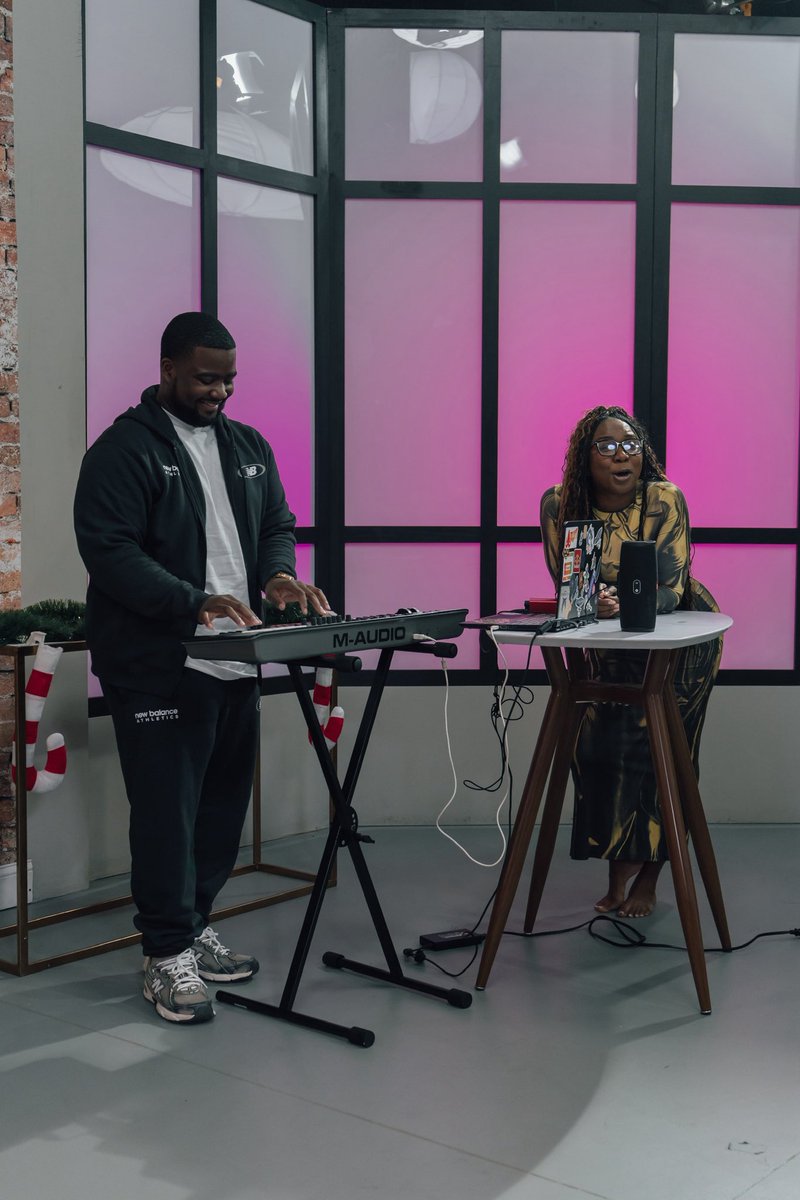 younginchriso's tweet photo. “My name been ringin’ in my city, back when ‘9ine was gettin’ groovy” 🤙🏾…STAY TUNED, ya know them cameras love me🤞🏾 @wildbabs #InTheBedWithBabs @WiLD941 @WatchRHStv 🫡
📸 @AjFlickEm 

#ProjectHoliday3TheLastGiftRevision2020 #YounginChriso 🎤 #AyeChrisoMadeThisBeat 🥁🎹 https://t.co/zgNsTfs9bi