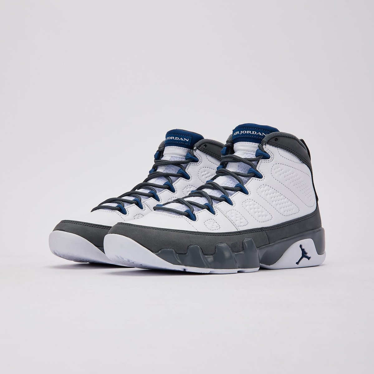 houseofheat's tweet image. Detailed Look: Air Jordan 9 “Flint Grey” 🇫🇷

See more:  hoh.news/SZHNzvV04