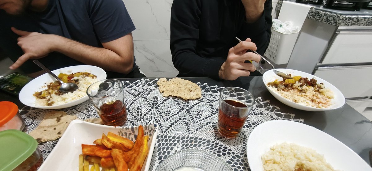 Hanıma mesaj... 
Biz başımızın çaresine baktık. Tamam. 
Bizi merak etmeyin. Tamam.  rahat rahat oturun. Tamam...