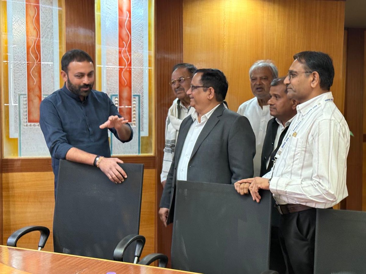 KiritkrJPatel's tweet photo. It was a pleasure to take a tour of Shri Rajkot District Co-operative Bank along with Shri Jayesh Radadiya and other senior officials, who explained in detail the various activities and initiatives of the Bank. The Bank is providing excellent services to the farmers of the district, helping them become financially independent and self-reliant. Its 24×7 locker service, available throughout the year, is among the finest facilities offered to customers in Rajkot. The dedication and impactful work of this Co-operative Bank are truly impressive. I was also delighted and honored to receive a gracious felicitation from Shri Jayesh Radadiya along with the esteemed members of the Board.