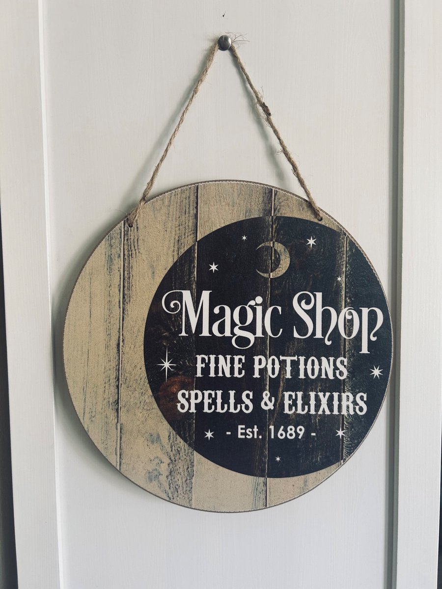 As an older woman, my taste in home decor has matured since I was a whimsical teenager. Such as this rusted skeleton key I just bought along with a Magic Shop sign. ⭐️