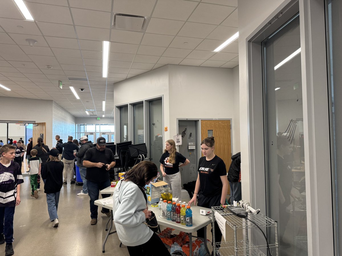 Anna Mills tweet media