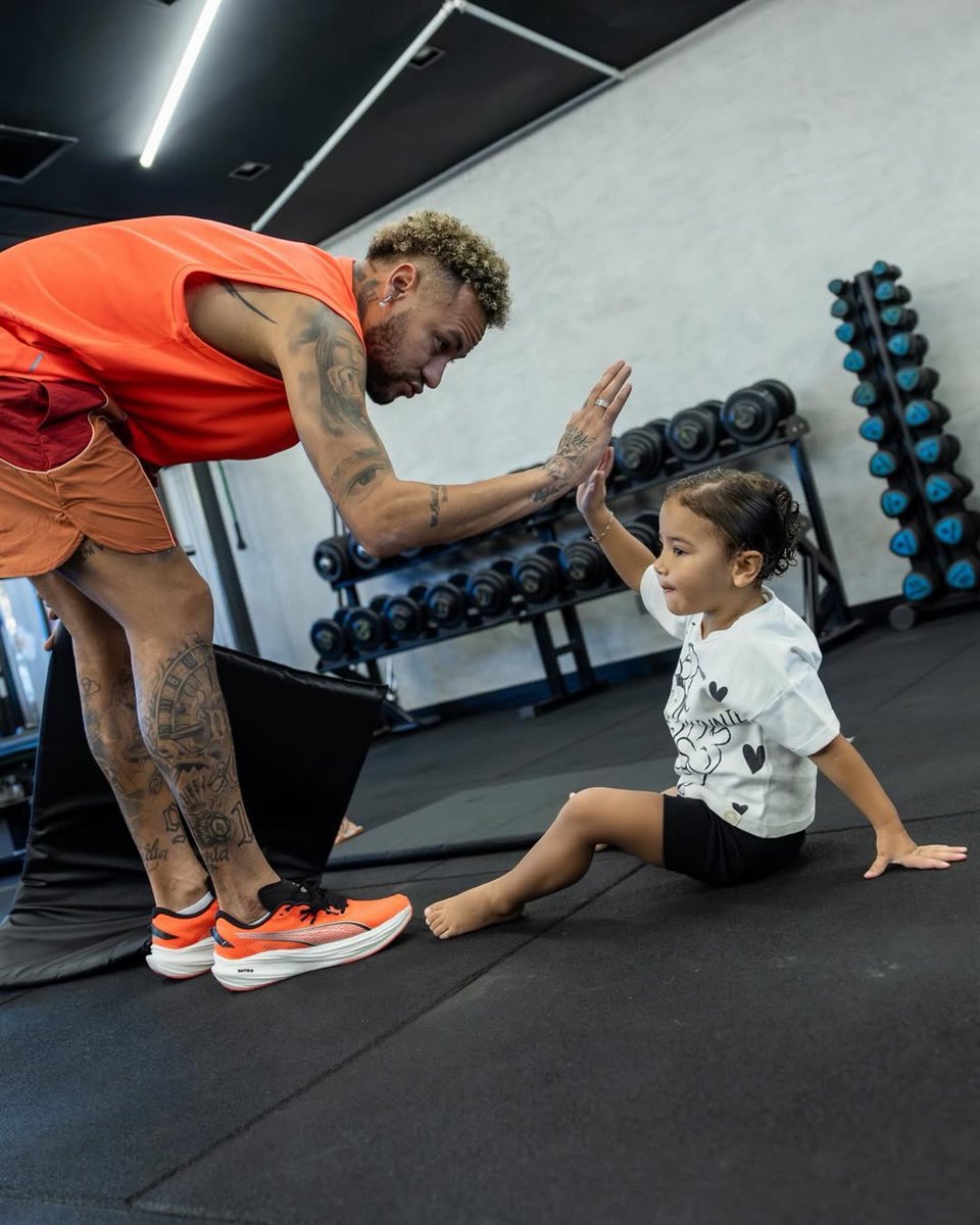 neymarjr's tweet image. Essa companheira linda que me deu força hoje 😍♥️