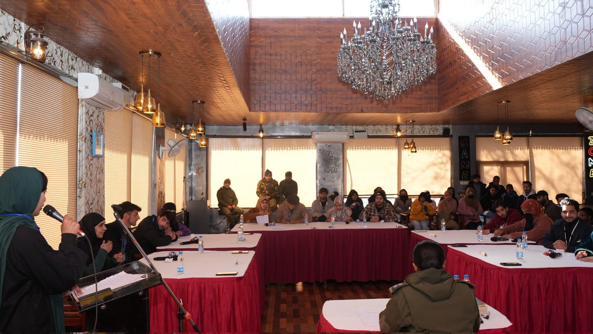 mustaq_roshan's tweet photo. A quiz competition was held at Roshan Mustaqbil, Kupwara, offering a platform where knowledge found its true spirit. The event featured questions on International relations, sports and Jammu & Kashmir & was conducted in a KBC-style format.
#VajrWarriors
#REACHA
#LearningWithFun https://t.co/lfnZNAjBnc