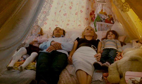 TwinkTheory's tweet image. The Holiday is so funny because it’s actually the ultimate career woman stepmom fantasy film. The dad is Jude Law, (extremely hot), wife’s dead so there’s no competition with the ex and no baggage, he has two precious well behaved little girls that think you’re sooooo pretty and…