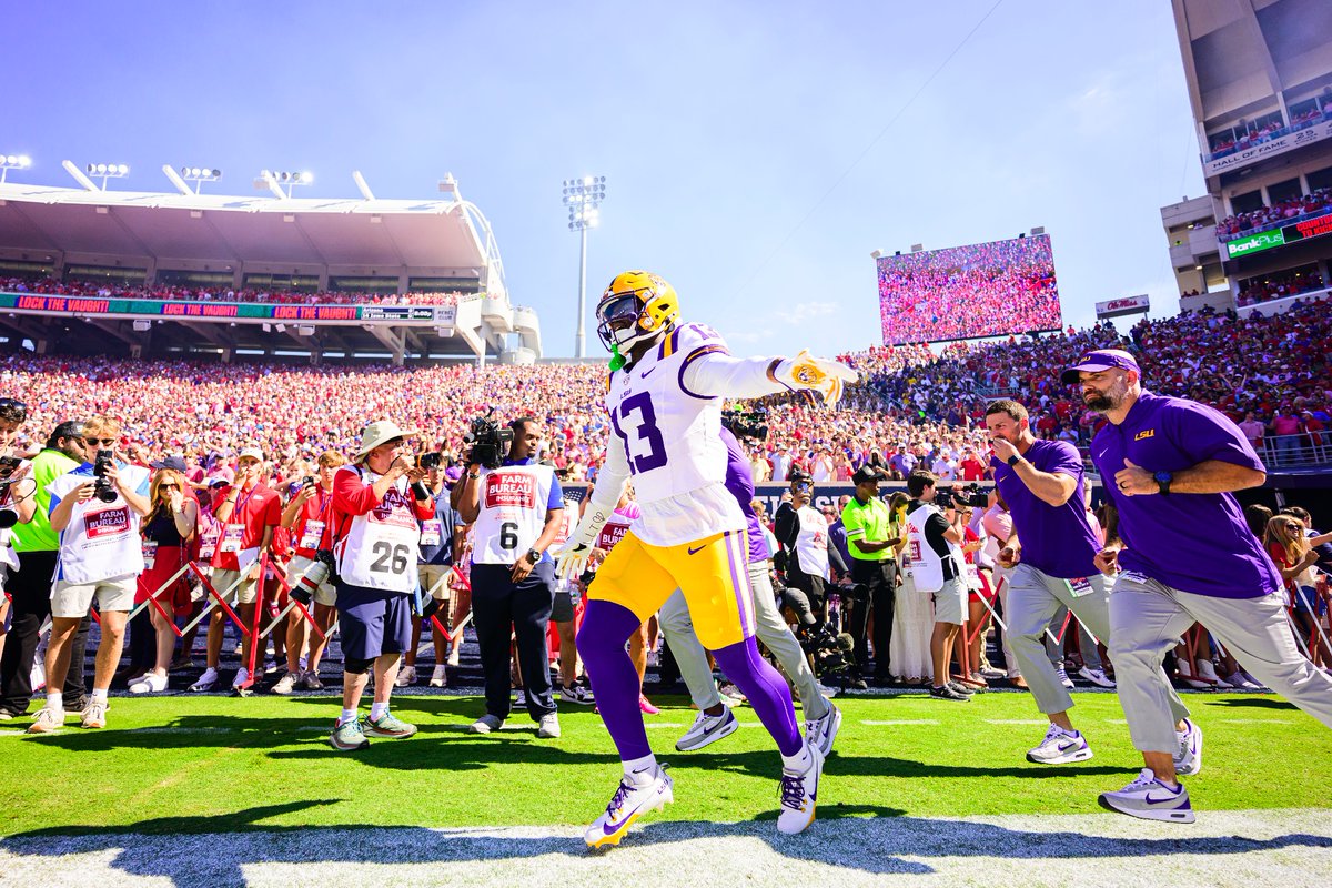 A.J haulcy ❕ MrGIVEMETHAT👿 tweet media