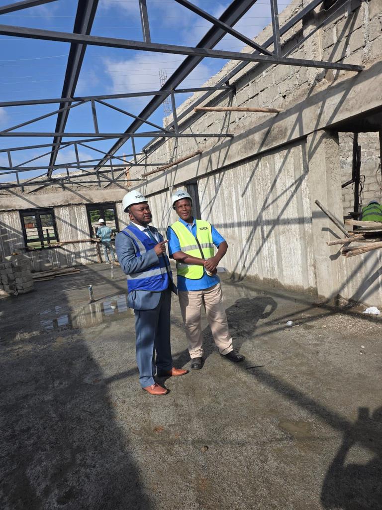 mwaurakab's tweet photo. Hayawi hayawi huwa!

Esteemed members and colleagues of the Law Society of Kenya, I had the privilege of overseeing the ongoing construction at LSK’s South C property where the team on site confirmed that work is proceeding smoothly and faithfully to plan.

If momentum is maintained, the structure will be completed by 30th January 2026, allowing the Secretariat to relocate to South C and finally clear the path for the groundbreaking of the long-awaited Wakili Towers at our Gitanga Road headquarters.

This journey has demanded patience, trust and collective belief. I sincerely thank the LSK membership for holding the line calmly, critically and responsibly as we moved from aspiration to action. I am deeply fulfilled to be the Vice President of the council that will be transforming this much sold promise to progress. Together, we are not just laying foundations for a building, but for credibility, continuity and confidence in our shared future. Twende Nalo! 

#MwauraKabataForPresident
#ProgressOverPromises
#TulichezeBangoHiliPamoja
#TwendeNalo