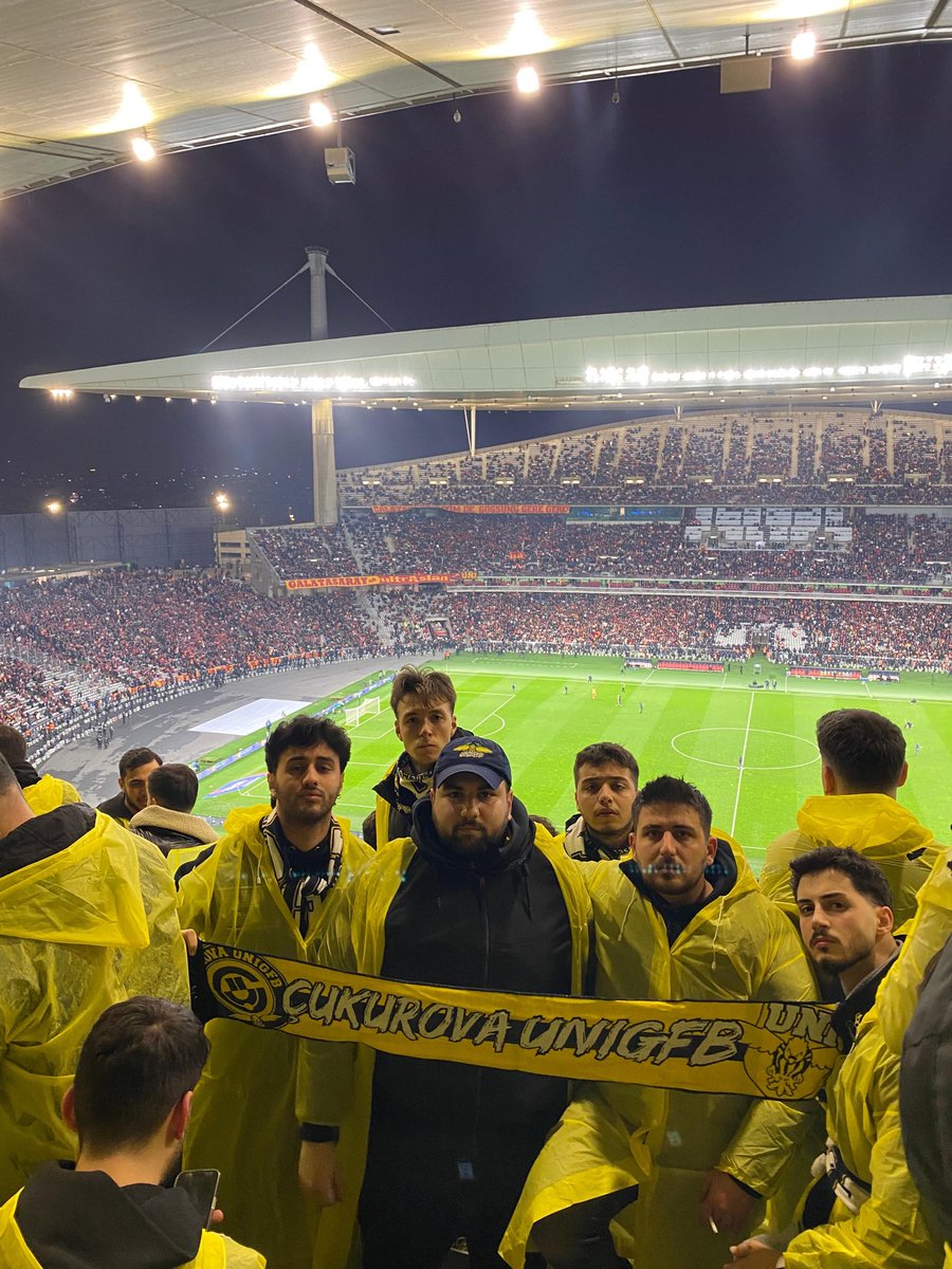 CukurovaaUNIGFB's tweet image. ŞAMPİYON FENERBAHÇEMİZİ -gs karşısında yalnız bırakmadık 

#UNIGFB