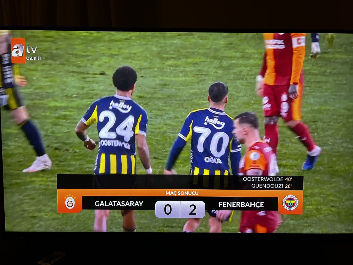 MDincTuncel's tweet photo. SÜPER KUPAYI EZE EZE, YATIRA KALDIRA, TERTEMİZ ALAN FENERBAHÇE💛💙🏆
T E B R İ K L E R 💛💙 #FBvGS https://t.co/eKaB4UVGGg