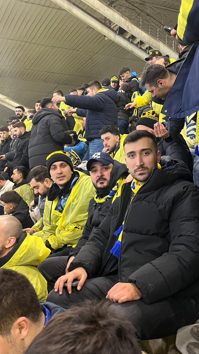 mersin33gfb's tweet photo. Fenerbahçe’mizi, şampiyonluk maçında yalnız bırakmadık.

📍Olimpiyat Stadyumu https://t.co/O8xMGMTXgg