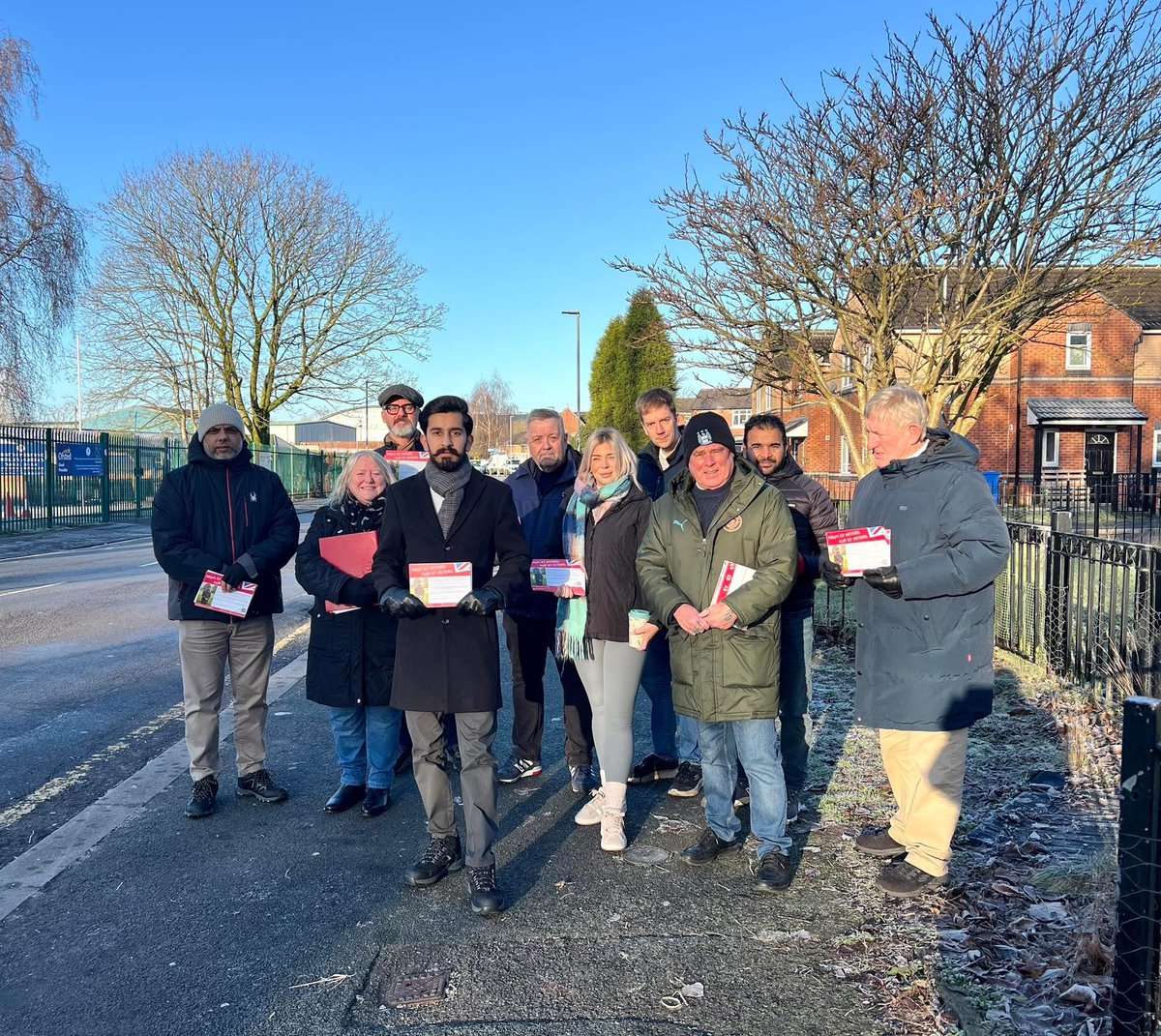 RebCallaghan_'s tweet image. Great to be back on the doorstep for the first canvass of the year 🌹
Proud to support Atta, Labour’s candidate in St Peter’s Ward, Ashton-under-Lyne.
Really positive conversations with residents who want a council that listens and delivers.