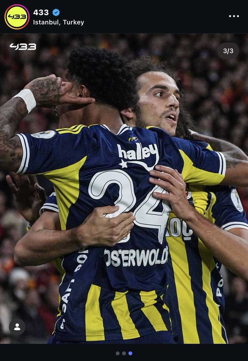 433 instagram hesabı ❗️❗️❗️kimi yendiğimiz belli olmasın diye Asensio nun Türkiye Kupası ndaki fotoğrafını bile almışlar. Utanmasa GS armasına sansür atacaklar. Geçen sene GS kazanınca Mou ve FB li oyuncuları koyuyorlardı fotoğrafa.

#FBvsGS #GSvFB Tebrikler Fenerbahçe