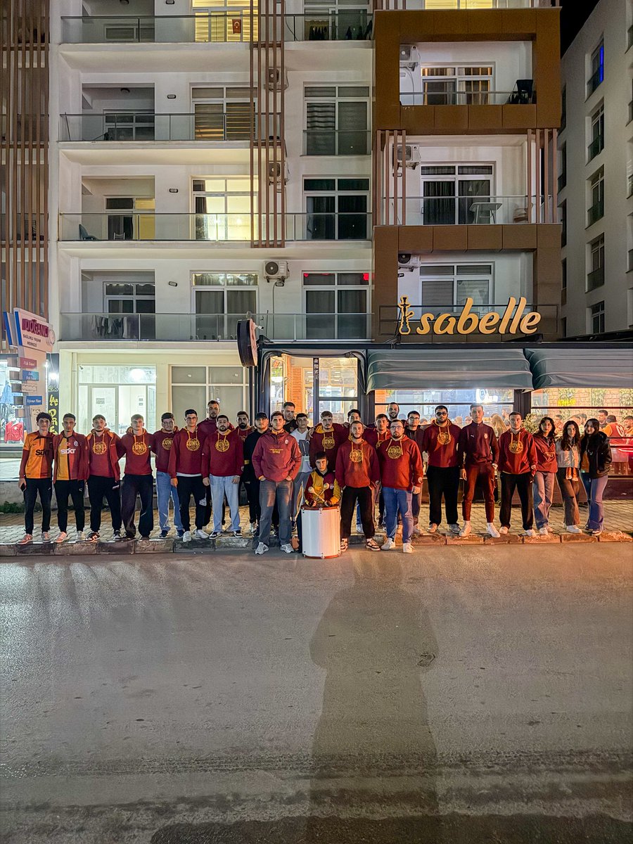 BİZİM AŞKIMIZ CİMBOMBOM’A!

GALATASARAYIMIZIN fenerbahçe mücadelesini renktaşlarımızla omuz omuza izledik!

#ultrAslanUNI
#KıbrısBölge