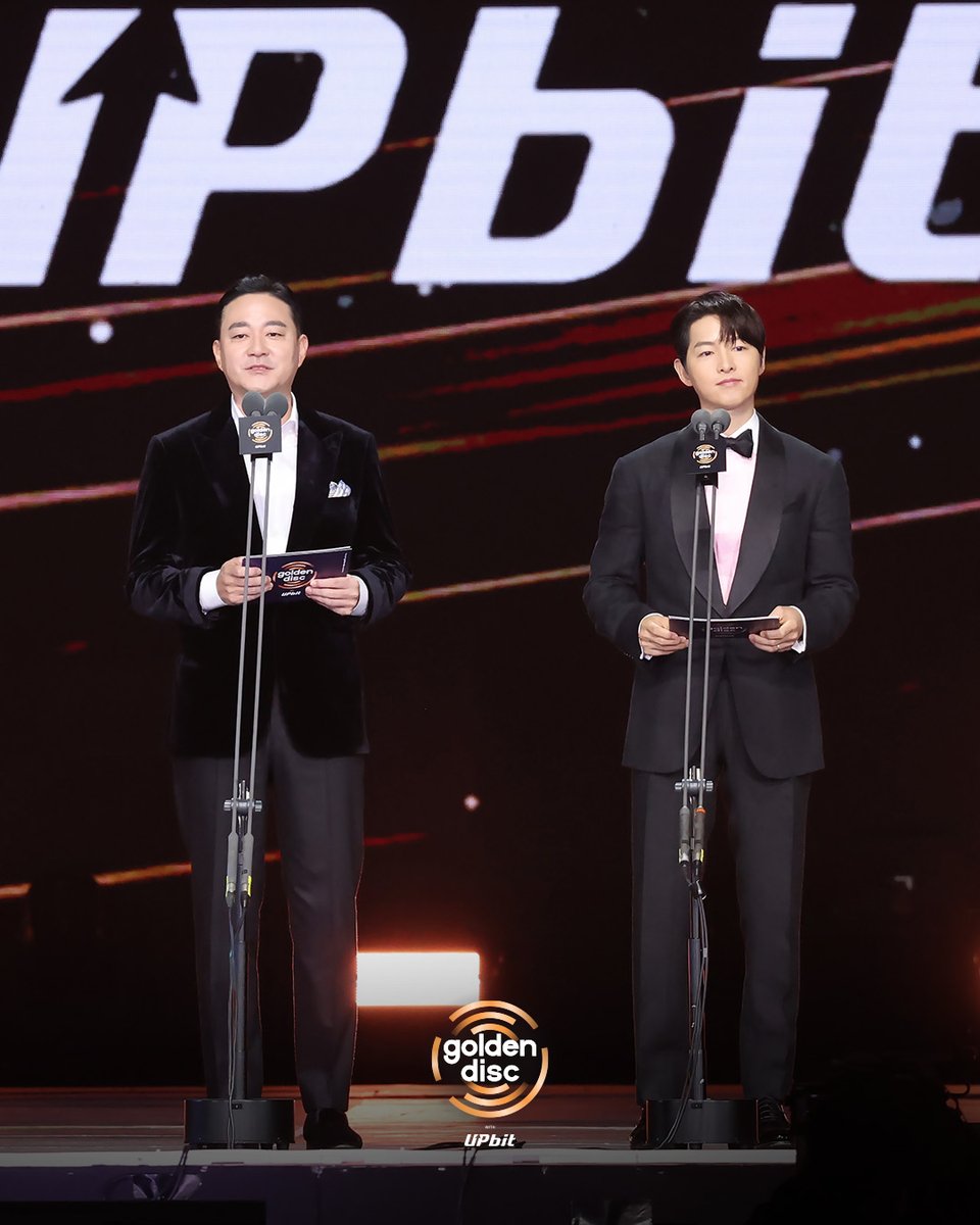 The 40th Golden Disc Awards with upbit✨ PRESENTER PHOTO

#홍정도 중앙일보·JTBC 부회장
#송중기 #SongJoongki 

#40thGDA #골든디스크어워즈 #Goldendiscawards
#goldendiscwithupbit #goldendiscawardswithupbit